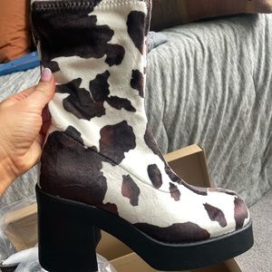 Steve Madden Klayton cow print boots size 7